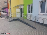 Balustrady ze stali nierdzewnej w przedszkolu i hali sportowej w Tarnawatce