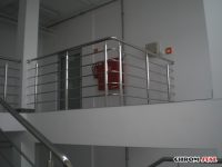 Balustrady nierdzewne na klatkach schodowych w Instytucie Lotnictwa Warszawie