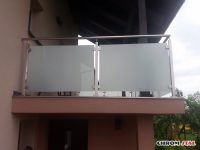 Solidne balustrady ze stali nierdzewnej łączone ze szkłem bezpiecznym