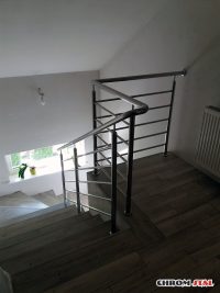 Inwestycja w domu prywatnym w Bratkowicach. Klient wybrał sobie całą balustradę ze stali nierdzewnej z szczebelkami poziomymi.